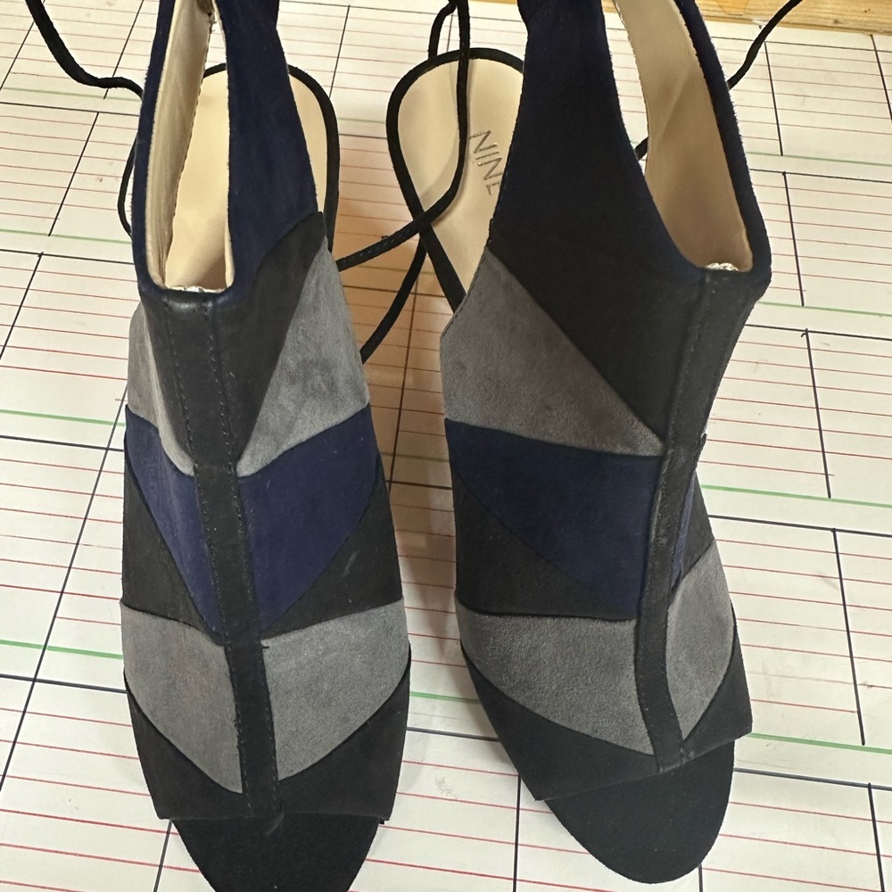 Nine West Black and Gray Suede Heels